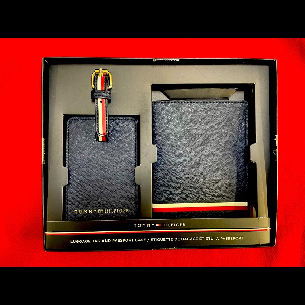 Tommy Hilfiger Leather Passport Holder & Luggage Tag